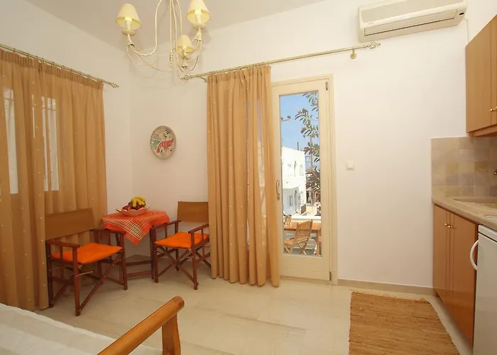 Guest house Anna Naousa (Paros)