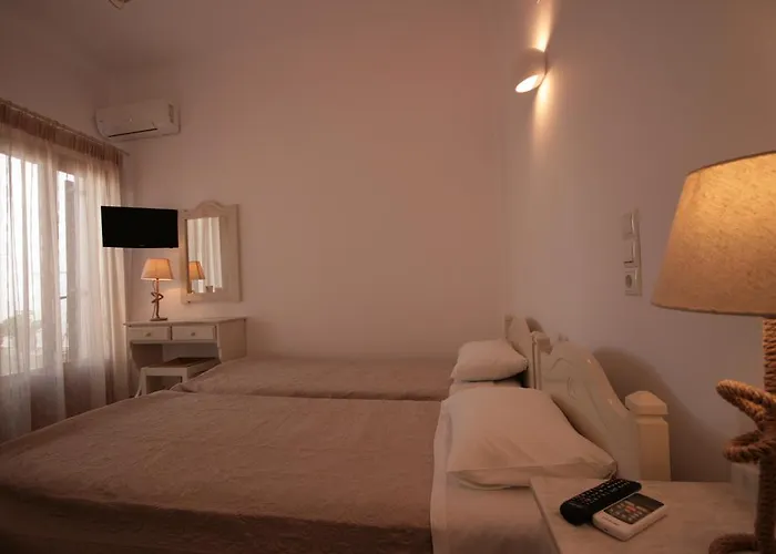 Anna 3* Naousa (Paros)